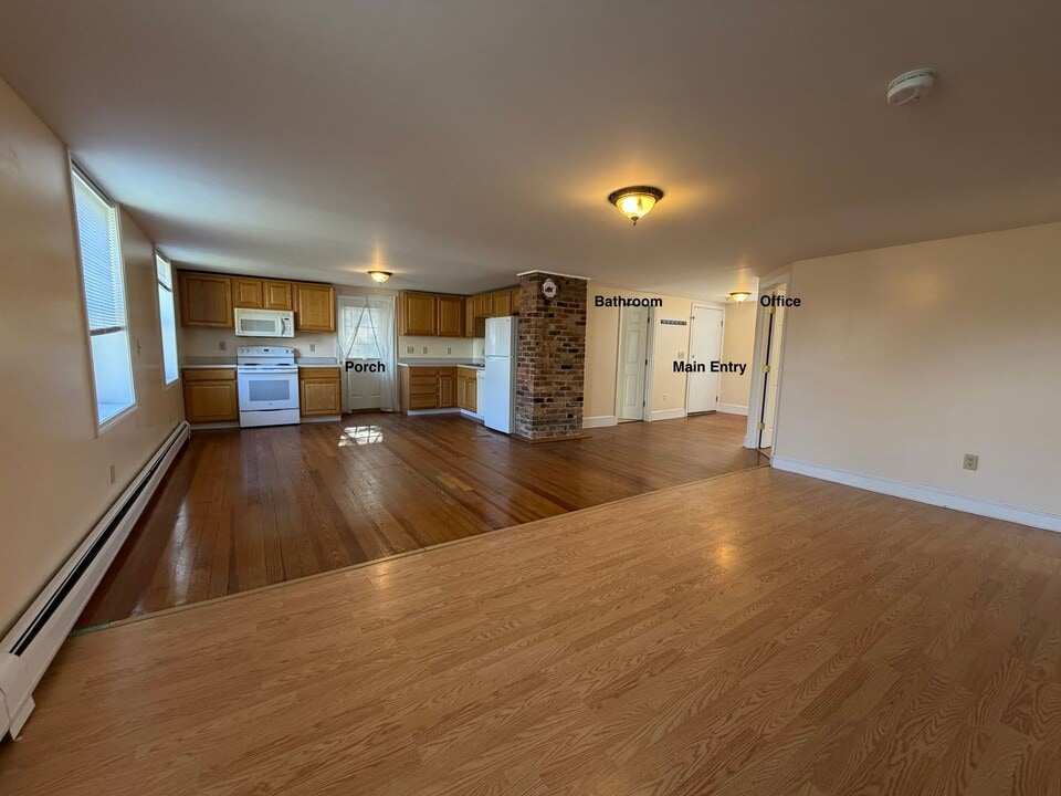 122 Church St in Cheshire, MA - Building Photo