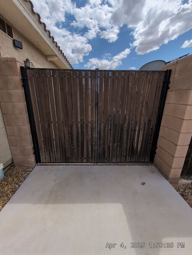 14211 W Calavar Rd in Surprise, AZ - Building Photo - Building Photo