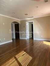 1445 1/2 S Sunol Dr in Los Angeles, CA - Building Photo - Building Photo