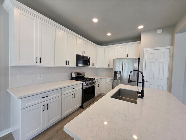 24015 Bonnamere Ln in Katy, TX - Building Photo - Building Photo