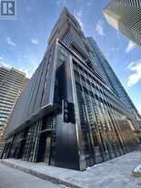 55 Charles St E in Toronto, ON - Building Photo