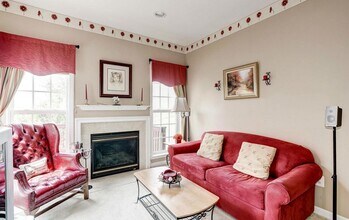 41875 Cinnabar Sq in Stone Ridge, VA - Building Photo - Building Photo