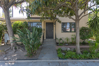 383 S El Molino Ave in Pasadena, CA - Building Photo - Building Photo