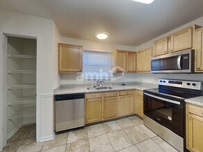 1531 Mallard Cir E in Newark, OH - Foto de edificio - Building Photo