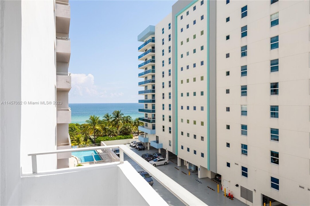 9225 Collins Ave, Unit 612 in Surfside, FL - Building Photo