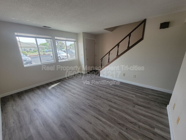 140 Van Giesen St in Richland, WA - Building Photo - Building Photo