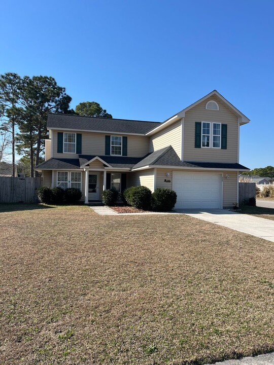 800 Brewster Ln in Wilmington, NC - Building Photo