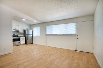 2201 W Heatherbrae Dr in Phoenix, AZ - Building Photo - Building Photo