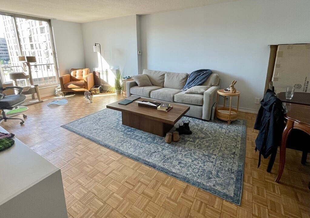 33 Pond Ave, Unit 502 in Brookline, MA - Building Photo