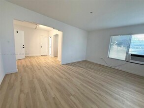 641 10th St-Unit -2 in Miami Beach, FL - Building Photo - Building Photo