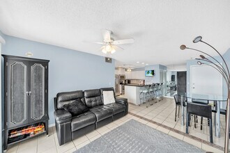 130 Cypress Club Dr in Pompano Beach, FL - Building Photo - Building Photo