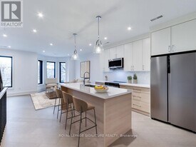 357 Dovercourt Rd in Toronto, ON - Building Photo