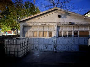 885 Salem St, Unit #885 in Malden, MA - Building Photo - Building Photo