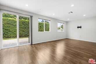 15603 Lilli Wy in Los Angeles, CA - Building Photo - Building Photo