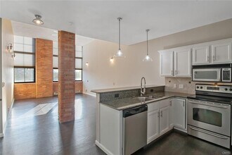 526 Plum St in Syracuse, NY - Building Photo - Building Photo
