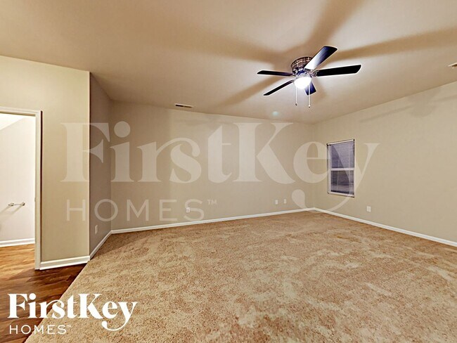 6402 Springbeauty Dr in Charlotte, NC - Foto de edificio - Building Photo