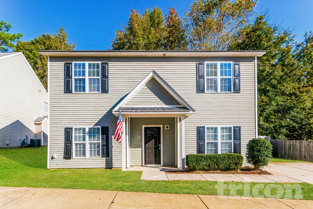 5513 Landreaux Dr in Raleigh, NC - Foto de edificio