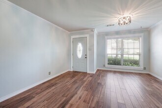 8010 Santa Catalina in San Antonio, TX - Building Photo - Building Photo