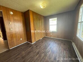 8 Goodwin Lp in Dover Foxcroft, ME - Building Photo - Building Photo