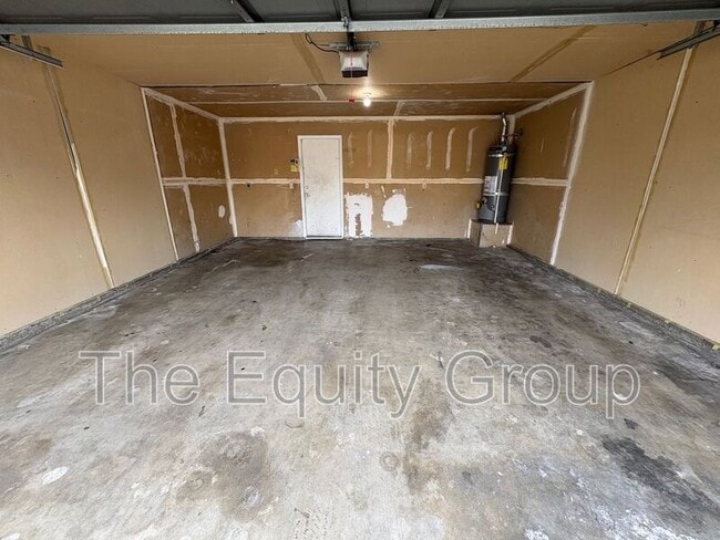 3438 S San Joaquin Ct in Visalia, CA - Foto de edificio - Building Photo