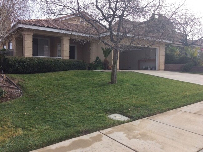 27474 Fallbrook Ct in Corona, CA - Building Photo - Building Photo
