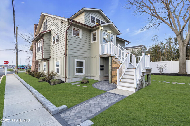 property at 1206 River Rd