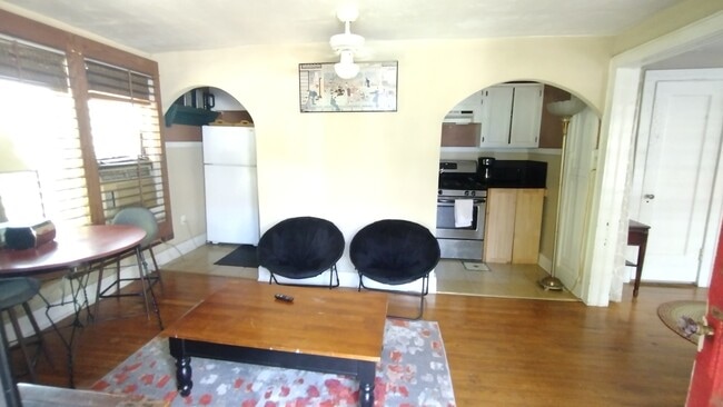 718 NW 32nd St, Unit 718