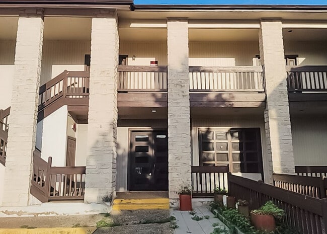 611 Carpenter Ave