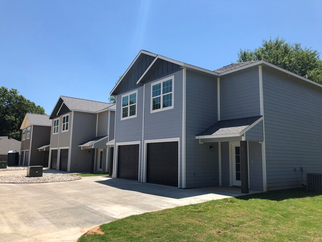 Robin Lane Townhomes in Texarkana, TX - Building Photo - Building Photo