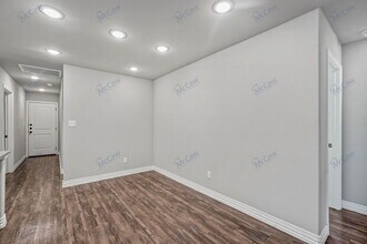 105 Commerce St in Savoy, TX - Building Photo - Building Photo