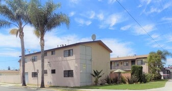 5511 Cherry Ave in Long Beach, CA - Building Photo