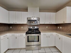 7206 Marble Falls Dr in Corpus Christi, TX - Building Photo - Building Photo