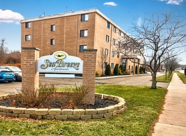 Sea Breeze Apartments Photo