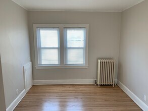 1900 Grand Ave, Unit #2 in St. Paul, MN - Building Photo - Building Photo