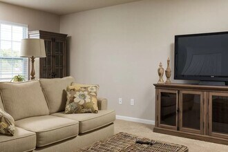 5661 Briarhill Ct in Portage, MI - Building Photo - Building Photo