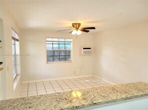 125 NW 25th St in Wilton Manors, FL - Building Photo - Building Photo
