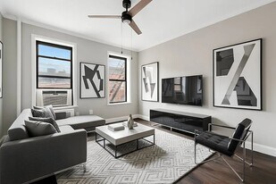 242 Mulberry St, Unit 18 in New York, NY - Building Photo