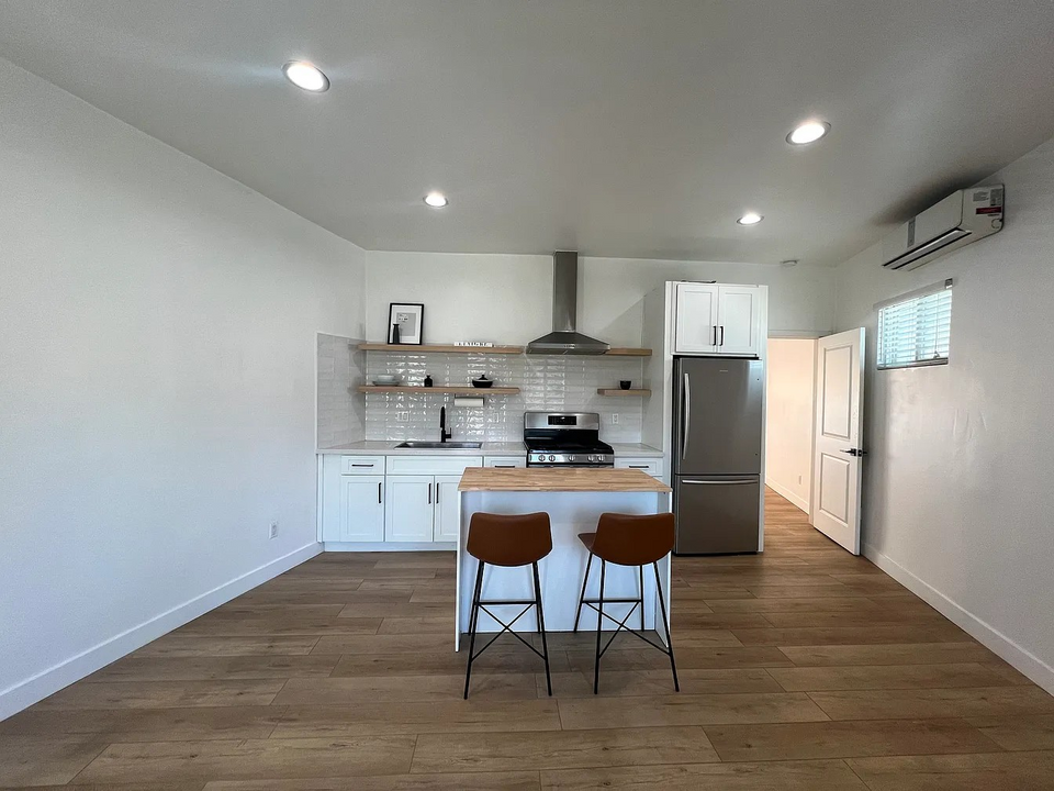 3123 Silver Lake Blvd, Unit B in Los Angeles, CA - Building Photo