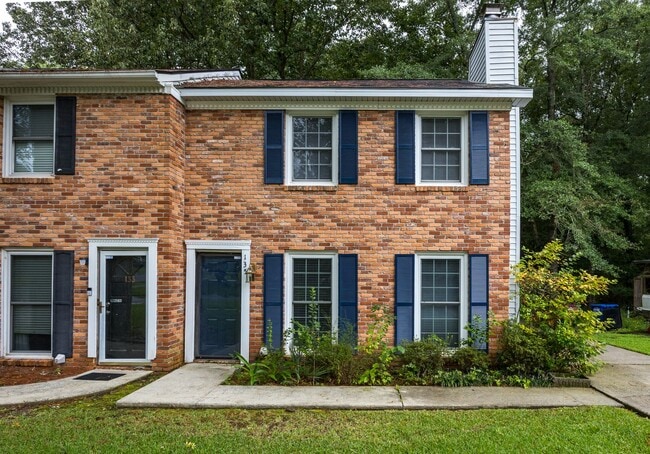 property at 135 Windermere Cir