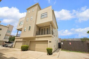 2309 McIlhenny St in Houston, TX - Building Photo