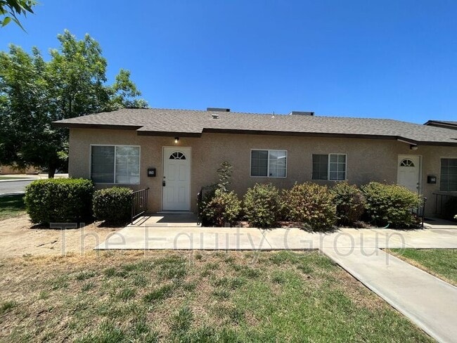 326 S Crespi Ave in Exeter, CA - Building Photo - Building Photo