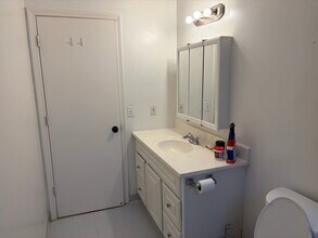 15541 Frazho Rd in Roseville, MI - Foto de edificio - Building Photo