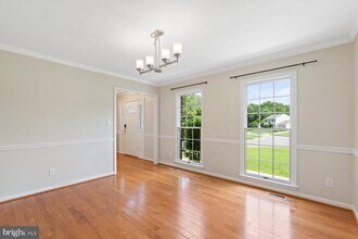 4970 Manor House Ct in Woodbridge, VA - Building Photo - Building Photo