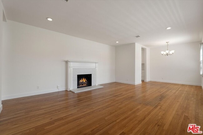 6711 W 87th Pl in Los Angeles, CA - Building Photo - Building Photo