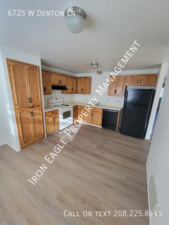 6725 W Denton Ln in Boise, ID - Building Photo