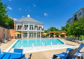 Signal Hill Apartment Homes in Woodbridge, VA - Building Photo