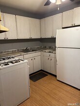 235 Henry Ave in Stratford, CT - Building Photo - Building Photo