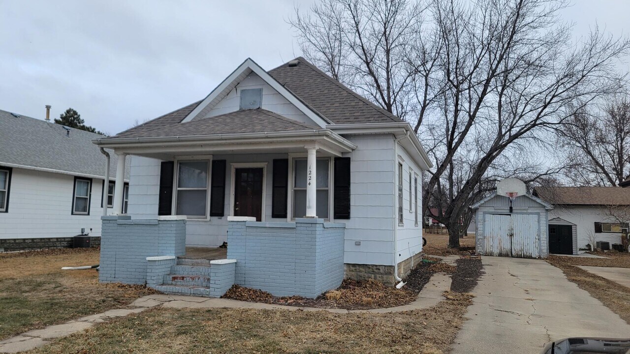 1224 W Park Ave in Norfolk, NE - Building Photo