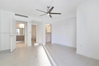 1756 N Bayshore Dr in Miami, FL - Building Photo - Building Photo