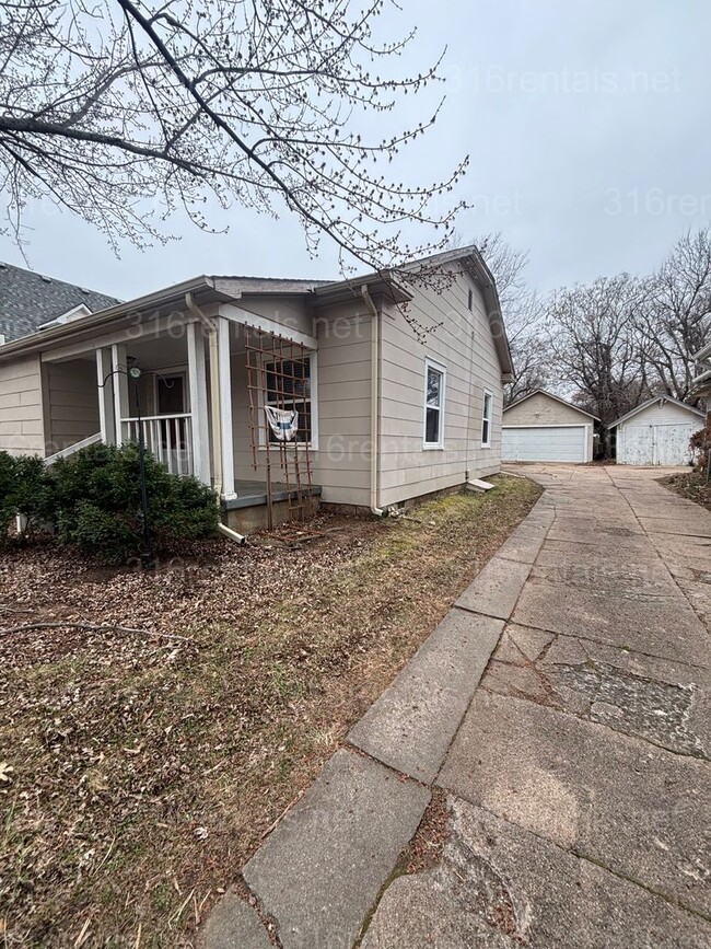 515 N Atchison St in El Dorado, KS - Building Photo - Building Photo